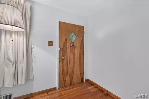 Entry Way - 7 Wayne St, Saint Charles, MO 63301 photo 1 of 3