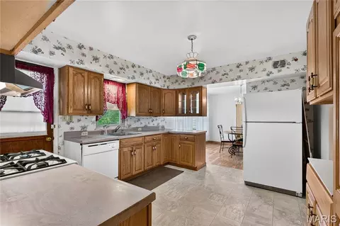 Kitchen - 7 Wayne St, Saint Charles, MO 63301 photo 6 of 7