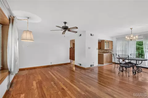 Living - 7 Wayne St, Saint Charles, MO 63301 photo 4 of 5