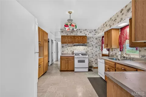 Kitchen - 7 Wayne St, Saint Charles, MO 63301 photo 1 of 7