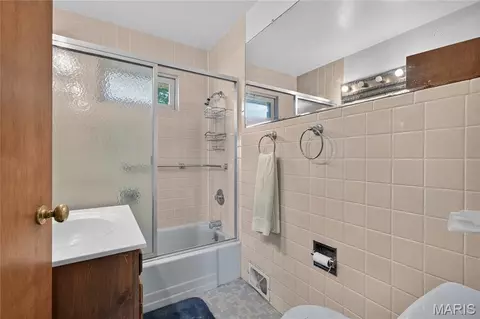 Bath - 7 Wayne St, Saint Charles, MO 63301 photo 1 of 4