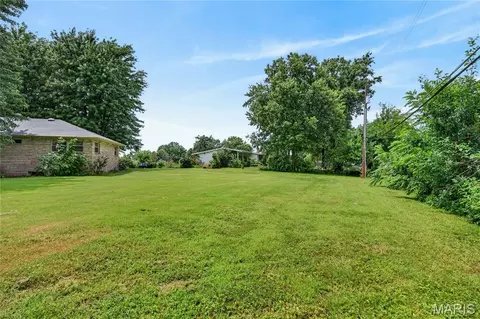 Exterior - 7 Wayne St, Saint Charles, MO 63301 photo 7 of 9