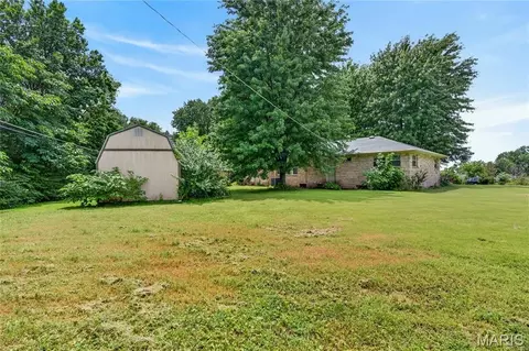Exterior - 7 Wayne St, Saint Charles, MO 63301 photo 2 of 9