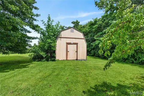 Exterior - 7 Wayne St, Saint Charles, MO 63301 photo 6 of 9