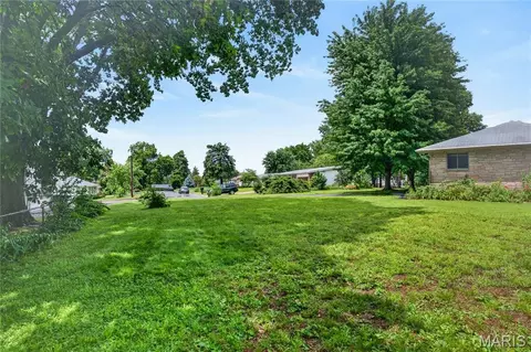 Exterior - 7 Wayne St, Saint Charles, MO 63301 photo 4 of 9