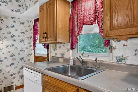 Kitchen - 7 Wayne St, Saint Charles, MO 63301 photo 3 of 7