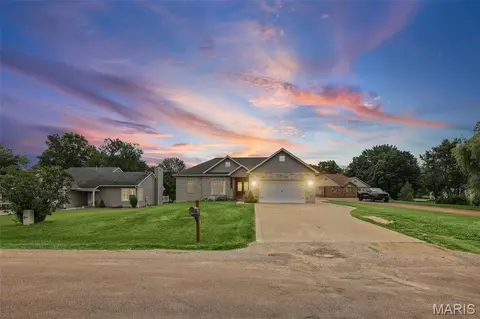 39 Shore Dr SW, Edwardsville, IL 62025