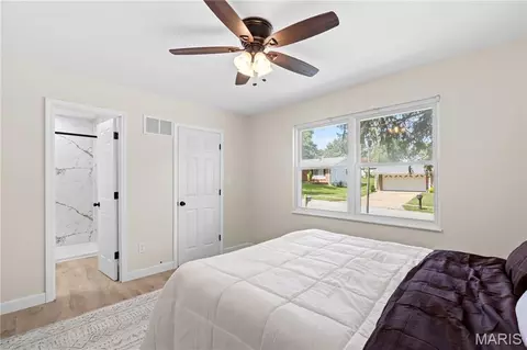 Bedroom - 274 Cedar Village Ct, Ballwin, MO 63021 photo 4 of 5