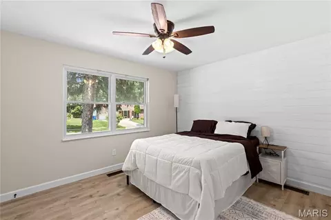 Bedroom - 274 Cedar Village Ct, Ballwin, MO 63021 photo 3 of 5