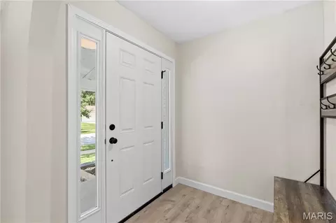 Entry Way - 274 Cedar Village Ct, Ballwin, MO 63021 photo 1 of 3