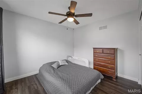 Bedroom - 1260 Old Stone Dr, O'fallon, MO 63368 photo 5 of 8