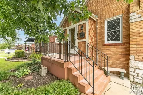 7324 Weil Ave, Shrewsbury, MO 63119