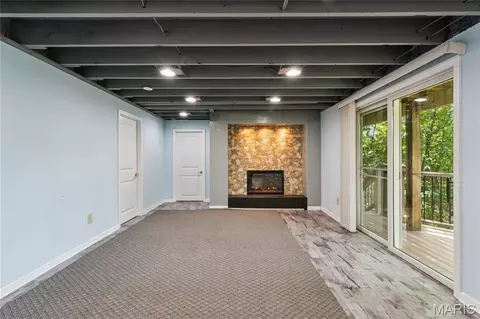 Living - 2792 Riebold Cir, Arnold, MO 63010 photo 2 of 2