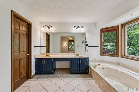 Bath - 2792 Riebold Cir, Arnold, MO 63010 photo 1 of 2