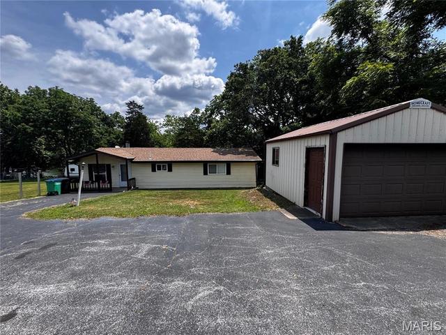 14280 W Sunrise Lake Dr, De Soto, MO 63020