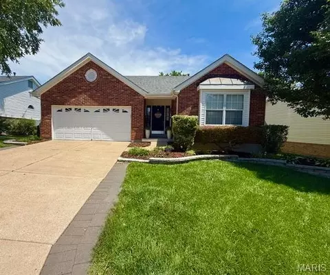 918 Claybend Dr, Ballwin, MO 63011