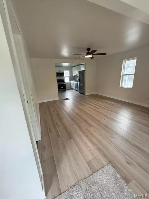 Living - 229 W Thomas St, Roxana, IL 62084 photo 2 of 4