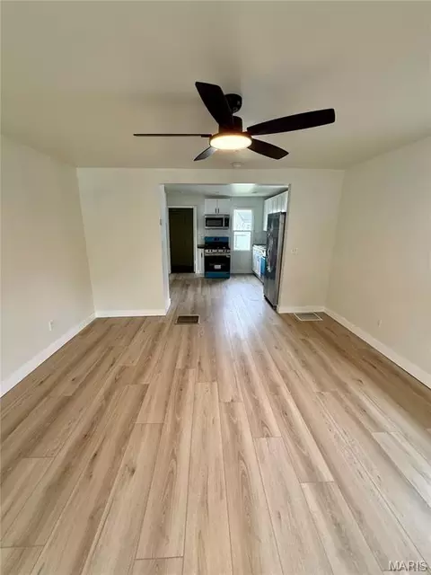 Living - 229 W Thomas St, Roxana, IL 62084 photo 3 of 4