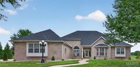 Exterior - 1693 Lancaster Dr, O'fallon, IL 62269 photo 2 of 9
