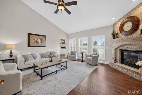 Living - 1693 Lancaster Dr, O'fallon, IL 62269 photo 3 of 5