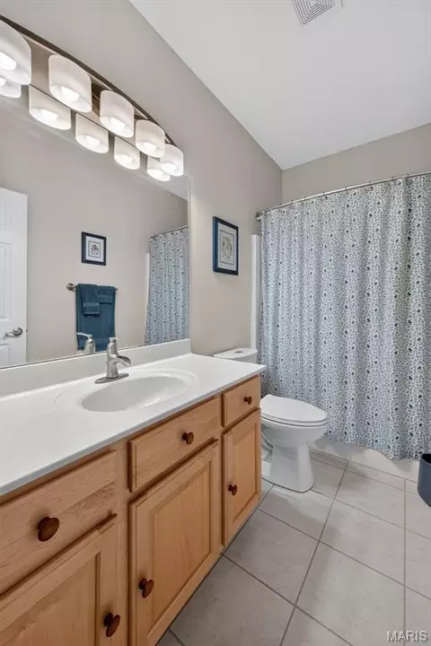 Bath - 1693 Lancaster Dr, O'fallon, IL 62269 photo 4 of 6
