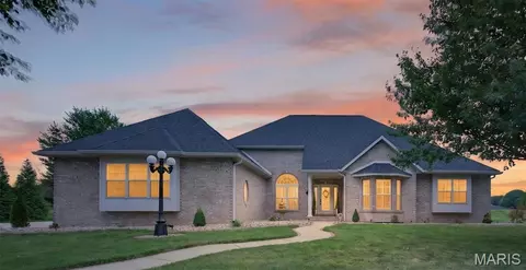 1693 Lancaster Dr, O'fallon, IL 62269