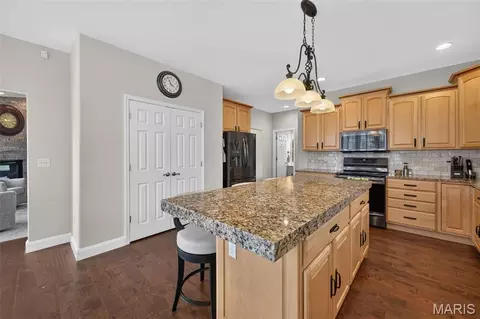 Kitchen - 1693 Lancaster Dr, O'fallon, IL 62269 photo 5 of 5