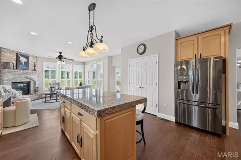 Kitchen - 1693 Lancaster Dr, O'fallon, IL 62269 photo 4 of 5