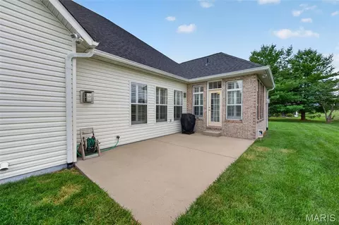 Exterior - 1693 Lancaster Dr, O'fallon, IL 62269 photo 3 of 9