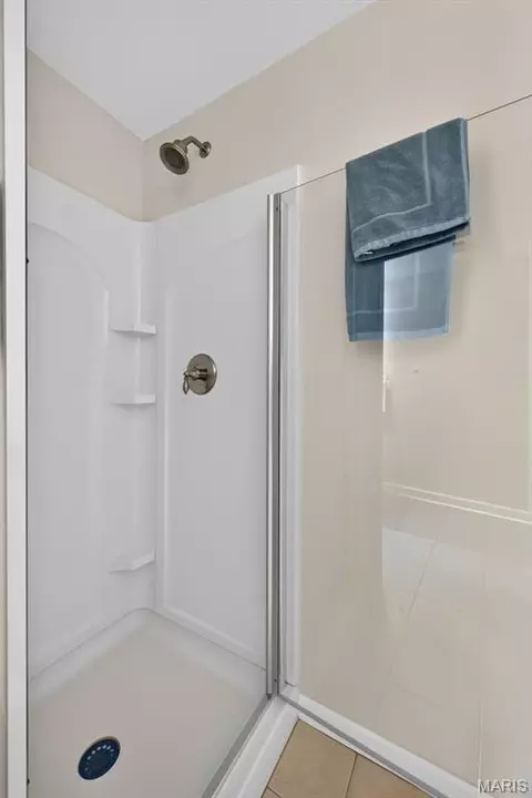 Bath - 1693 Lancaster Dr, O'fallon, IL 62269 photo 6 of 6