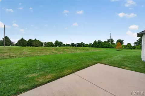 Exterior - 1693 Lancaster Dr, O'fallon, IL 62269 photo 4 of 9