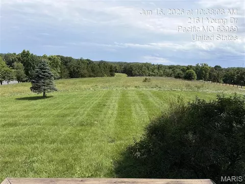2161 Young Rd, Pacific, MO 63069 photo 4