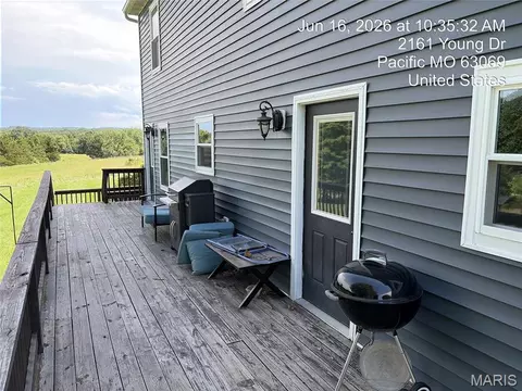 2161 Young Rd, Pacific, MO 63069 photo 3