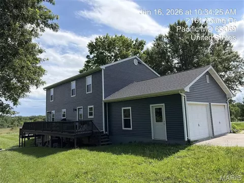 2161 Young Rd, Pacific, MO 63069 photo 2