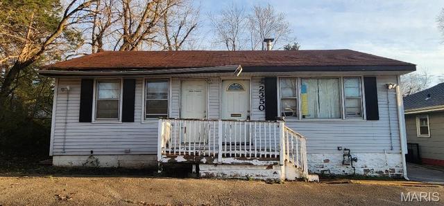 2350 Chambers Rd, Saint Louis, MO 63136