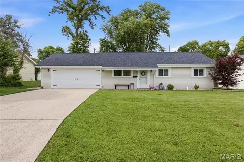 501 Prince Charles Dr, O'fallon, MO 63366