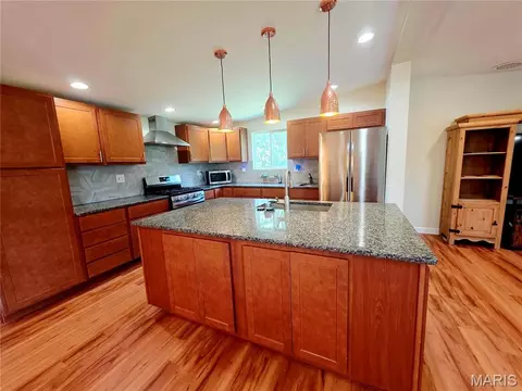 25484 Sky Dr, Warrenton, MO 63383
