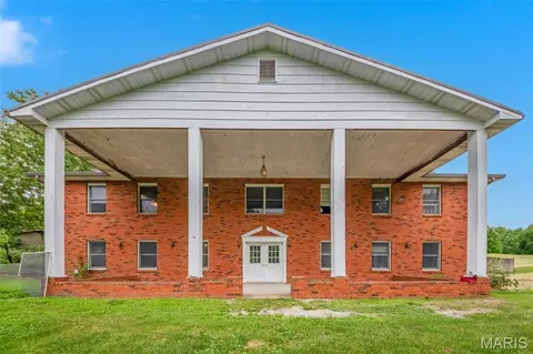 70 Hartley Ln, Elsberry, MO 63343