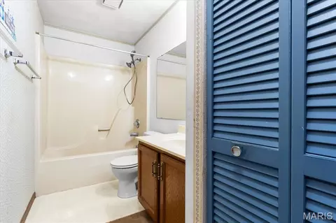 Bath - 304 Eagle Rdg, O'fallon, IL 62269 photo 2 of 2