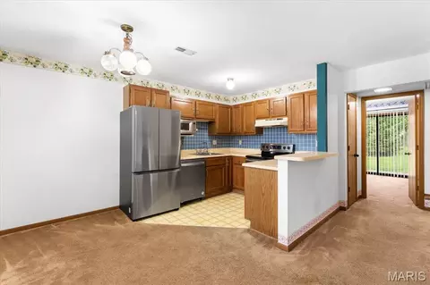 Kitchen - 304 Eagle Rdg, O'fallon, IL 62269 photo 2 of 2