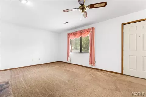 Living - 304 Eagle Rdg, O'fallon, IL 62269 photo 2 of 5