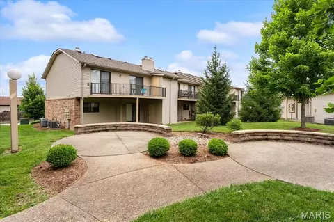 Exterior - 304 Eagle Rdg, O'fallon, IL 62269 photo 2 of 3