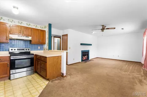 Living - 304 Eagle Rdg, O'fallon, IL 62269 photo 5 of 5