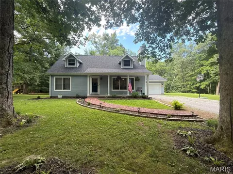 1322 Moore St, Greenville, IL 62246