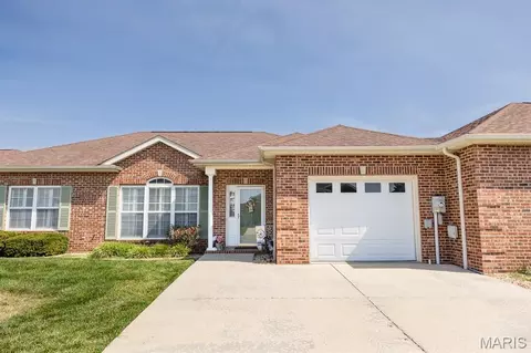 119 Saint Christopher Ct, Mascoutah, IL 62258