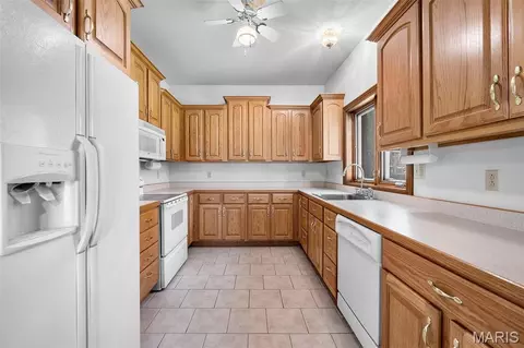 Kitchen - 3731 State Highway 72, Jackson, MO 63755 photo 5 of 7