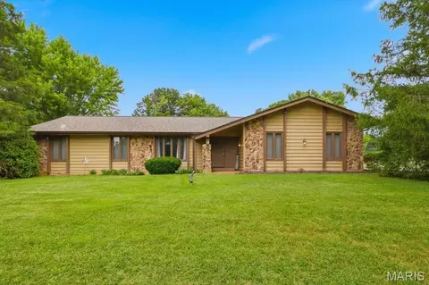 15 Whitewood Ct, Saint Peters, MO 63376