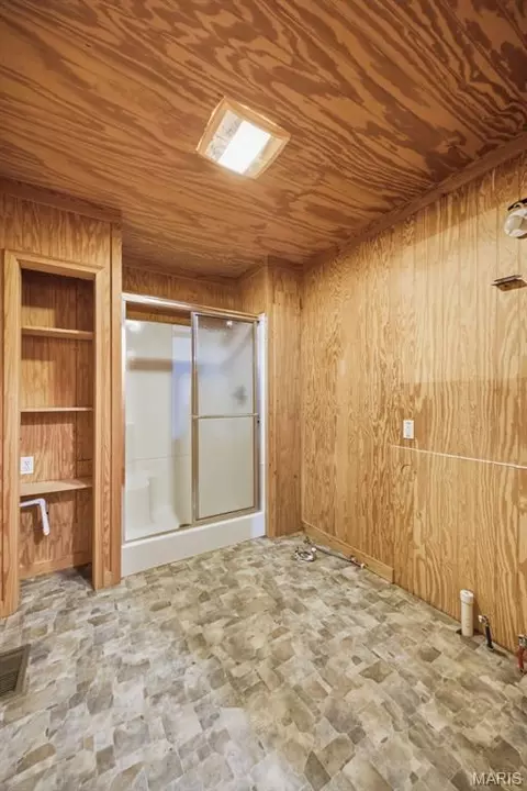 Bath - 10330 Bottom Diggins Rd, Cadet, MO 63630 photo 2 of 4