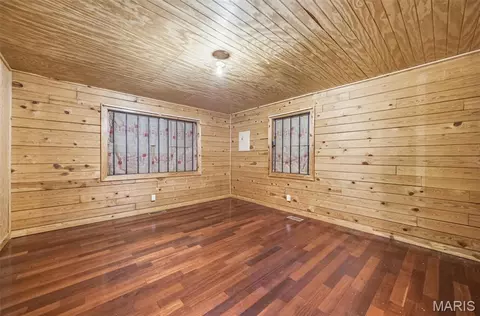 Bedroom - 10330 Bottom Diggins Rd, Cadet, MO 63630 photo 2 of 4