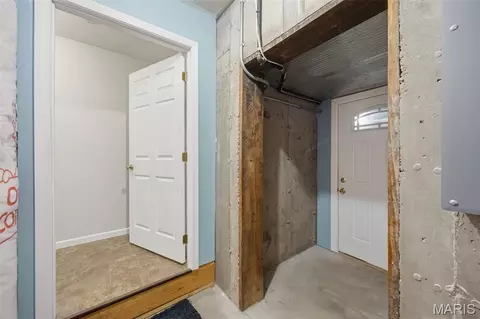 Entry Way - 10330 Bottom Diggins Rd, Cadet, MO 63630 photo 3 of 5